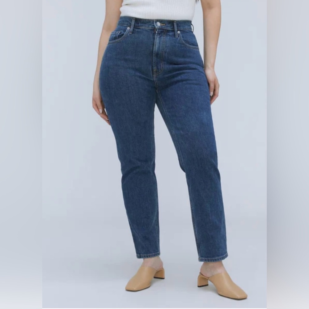 Everlane Women's Straight Leg Jeans in Deep Blue The Cheeky Hourglass Jean
